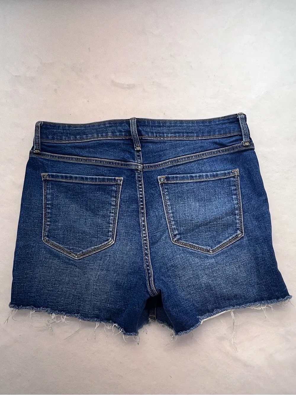 Women’s Old Navy High Rise distressed dark wash Denim Shorts Size 12 - Picture 5 of 10